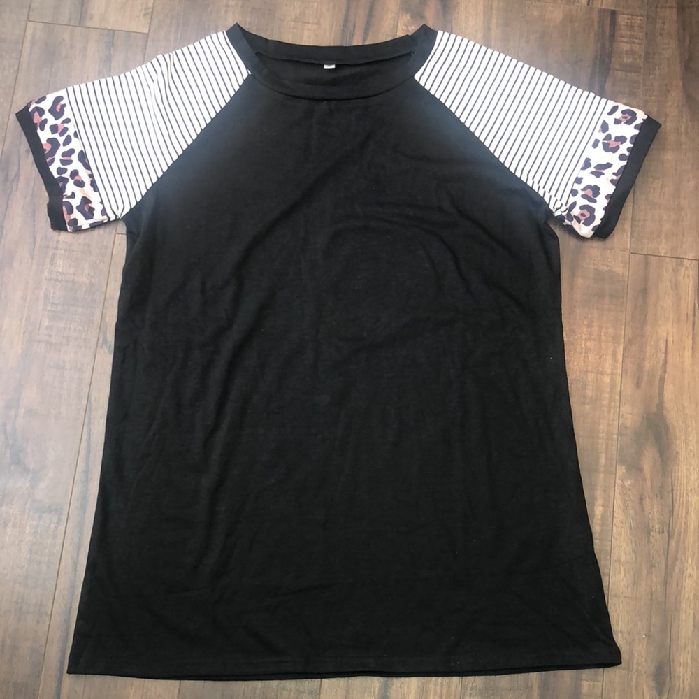Color Block Animal Print Top - Picture 5 of 11